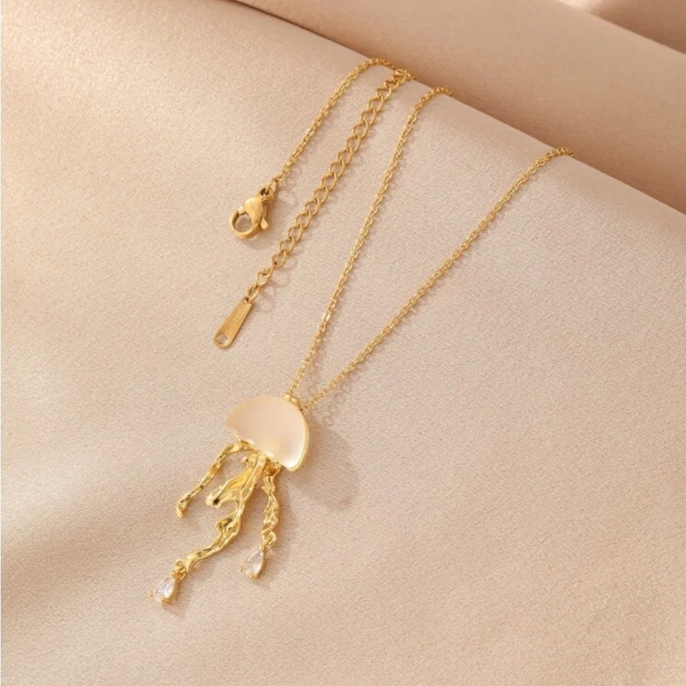 Jellyfish Pendant Necklace - Picture 3 of 3